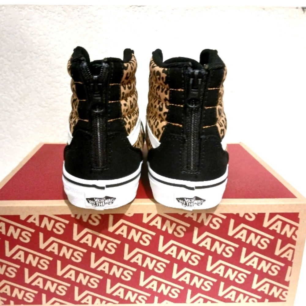 Vans - Picture 4 of 4